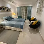 Apartamento Lgda-e7 Primera Línea De Playa, Y Experiencias Vip Estepona