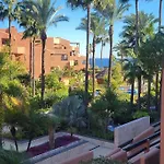Apartamento Lgda-e7 Primera Línea De Playa, Y Experiencias Vip Estepona